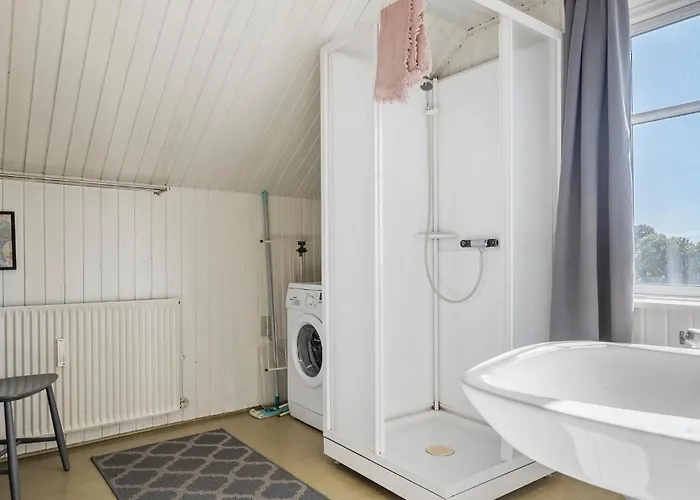 3 Bedroom In Sydals Skovby